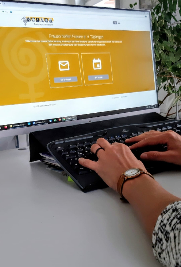 frauen-helfen-frauen-online-beratung-lain2